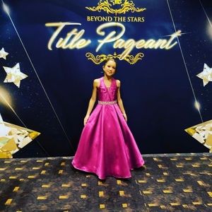 A stunning JVN by jovani formal gown womens 00